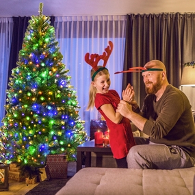 圣诞夜父女亲子互动摄影图片